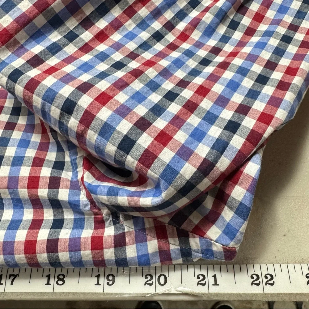 Banana Republic Men’s Med Red and Blue Button Down Shirt Supima Cotton Grant Fit